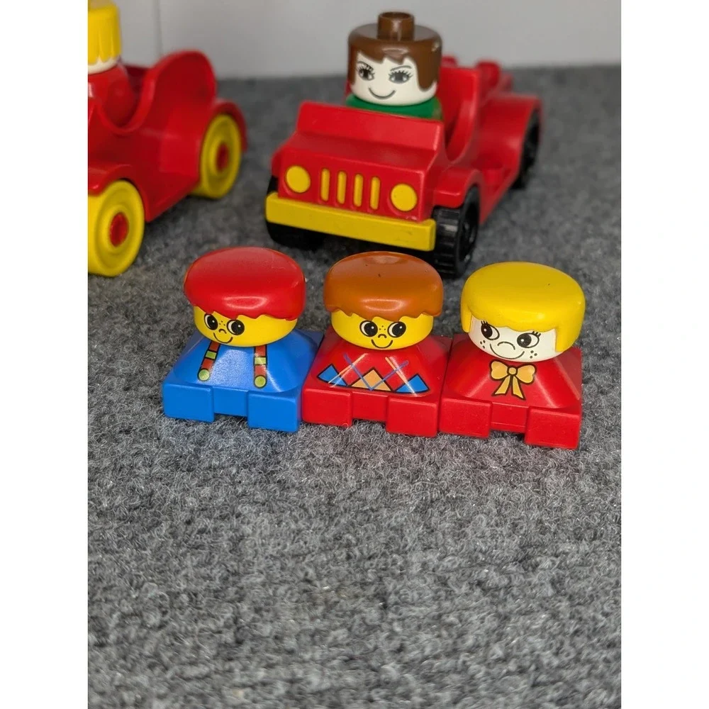 LEGO DUPLO Vintage Lot of 10 Little People Figures‎ Square Base And  3 Vehicles